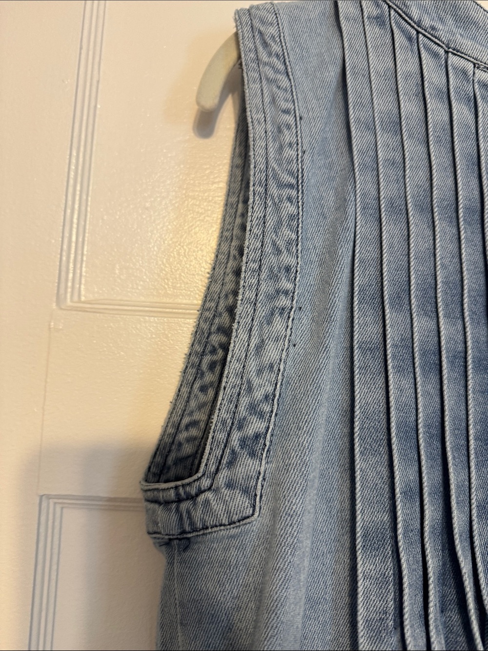 LaLavon like new Light Wash Denim Sleeveless romper with Front Tie - Picture 6 of 7